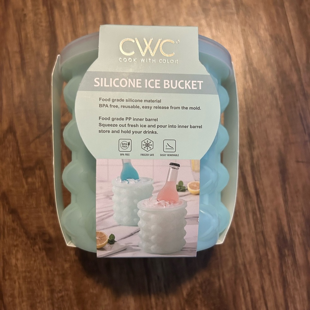 Blue Silicone Ice Bucket Set with Clear Packaging